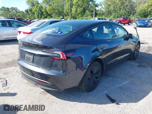 ✅ 2024 Tesla Model 3 • VIN: 5YJ3E1EA9RF737721 • Лот: 43581026. Опубликован ранее на IAAI с пробегом 11 472 миль. Бесплатный доступ к архиву аукционных продаж из США и подробный отчёт об истории автомобиля на DreamBid. Изображение 4.