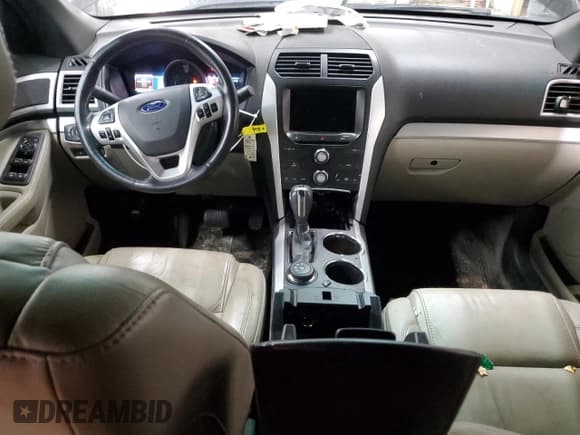 ✅ 2014 Ford Explorer XLT • VIN: 1FM5K8D89EGA90239 • Lot: 52592395. Wystawiony na Copart z przebiegiem 195 583 mil. Bezpłatny archiwum sprzedaży aukcyjnych z USA i szczegółowy raport historii pojazdu na DreamBid. Zdjęcie 8.