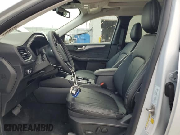 ✅ 2025 Ford Escape Platinum • VIN: 1FMCU9JZ4SUB42202 • Lot: 67619295. Listed on Copart with 810 mi. Free auction sales archive from the USA and detailed vehicle history report at DreamBid. Image 7.