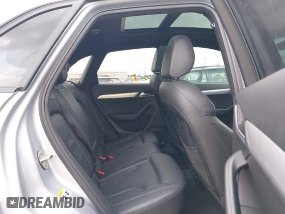 ✅ 2017 Audi Q3 Prestige • VIN: WA1GCCFS5HR009021 • Lot: 41934138. Listed on IAAI with 60,320 mi. Free auction sales archive from the USA and detailed vehicle history report at DreamBid. Image 8.