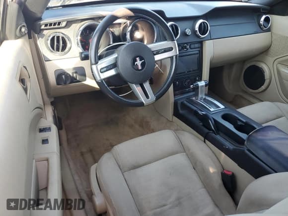 ✅ 2007 Ford Mustang Deluxe • VIN: 1ZVFT84N075280423 • Lot: 82774525. Listed on Copart with 193,579 mi. Free auction sales archive from the USA and detailed vehicle history report at DreamBid. Image 8.