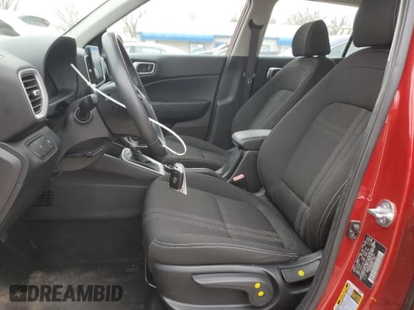 ✅ 2024 Hyundai Venue SEL • VIN: KMHRC8A39RU291721 • Lot: 49740025. Listed on Copart with 25,577 mi. Free auction sales archive from the USA and detailed vehicle history report at DreamBid. Image 7.