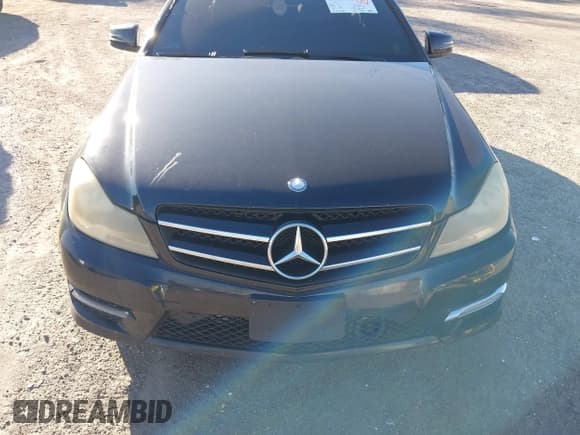 ✅ 2012 Mercedes-Benz C 250 • VIN: WDDGJ4HBXCF762414 • Lot: 43670930. Wystawiony na IAAI z przebiegiem 6 626 mil. Bezpłatny archiwum sprzedaży aukcyjnych z USA i szczegółowy raport historii pojazdu na DreamBid. Zdjęcie 6.