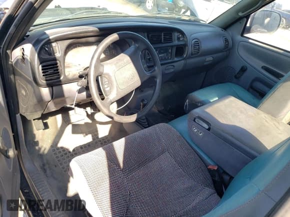 ✅ 2001 Dodge 1500 • VIN: 1B7HF16Y81S676934 • Lot: 90795665. Wystawiony na Copart z przebiegiem 156 865 mil. Bezpłatny archiwum sprzedaży aukcyjnych z USA i szczegółowy raport historii pojazdu na DreamBid. Zdjęcie 8.