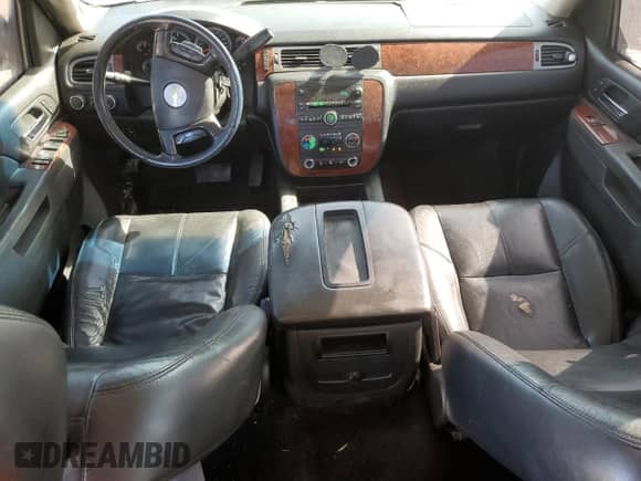 2011 Chevrolet Silverado 3500HD DRW LTZ z VIN 1GC4K1C86BF158474, wystawiony jako Copart lot #81542874 z przebiegiem 210 488 mil mil oraz Szkoda całkowita • Salvage title. Historia ofert i sprzedaży dostępna na DreamBid. Obrazek 8.