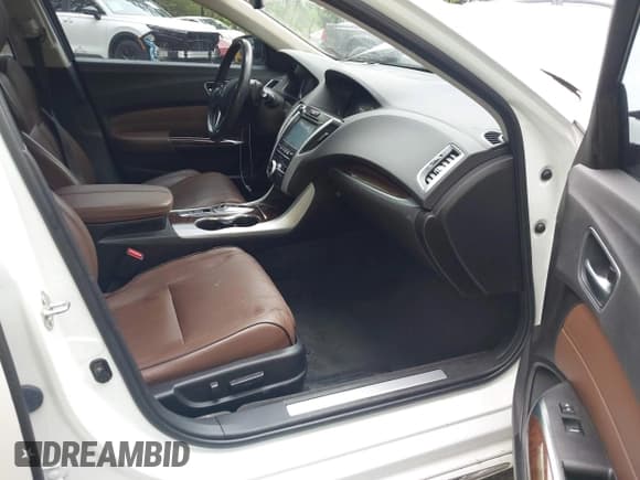 ✅ 2018 Acura TLX Technology • VIN: 19UUB2F50JA012687 • Lot: 42266589. Wystawiony na IAAI z przebiegiem 78 322 mil. Bezpłatny archiwum sprzedaży aukcyjnych z USA i szczegółowy raport historii pojazdu na DreamBid. Zdjęcie 5.