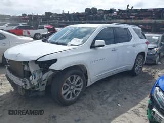 ✅ 2019 Chevrolet Traverse Premier • VIN: 1GNERKKW9KJ219049 • Lot: 43252703. Wystawiony na IAAI z przebiegiem 138 600 mil. Bezpłatny archiwum sprzedaży aukcyjnych z USA i szczegółowy raport historii pojazdu na DreamBid. Zdjęcie 2.