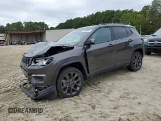 2021 Jeep Compass 80th Anniversary с VIN 3C4NJDEB3MT537040, выставлен на аукционе Copart как лот 72060835 с пробегом 27 248 миль миль и Списание • Salvage title. История ставок и продаж доступна на DreamBid. Изображение 1.