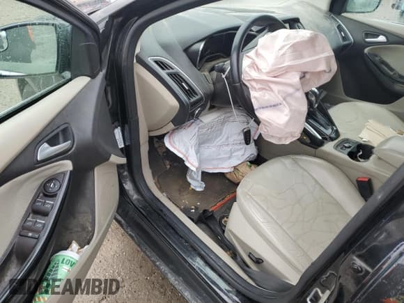 ✅ 2013 Ford Focus Electric • VIN: 1FADP3R45DL139846 • Lot: 43901975. Listed on Copart with 70,000 mi. Free auction sales archive from the USA and detailed vehicle history report at DreamBid. Image 8.