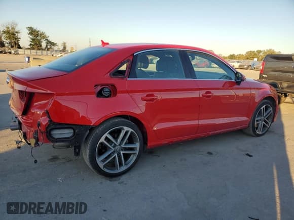 ✅ 2018 Audi A3 Premium Plus • VIN: WAUGUGFF5J1077950 • Лот: 82413384. Опубликован ранее на Copart с пробегом 43 010 миль. Бесплатный доступ к архиву аукционных продаж из США и подробный отчёт об истории автомобиля на DreamBid. Изображение 3.