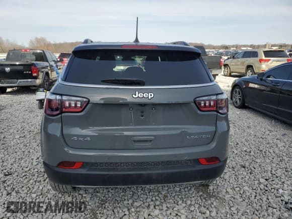 ✅ 2023 Jeep Compass (RED) Edition • VIN: 3C4NJDCN9PT558315 • Lot: 48219915. Wystawiony na Copart z przebiegiem 7 183 mil. Bezpłatny archiwum sprzedaży aukcyjnych z USA i szczegółowy raport historii pojazdu na DreamBid. Zdjęcie 6.