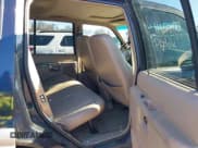 ✅ 2000 Ford Explorer Eddie Bauer • VIN: 1FMDU74E4YZA45773 • Lot: 41678121. Wystawiony na IAAI z przebiegiem 129 263 mil. Bezpłatny archiwum sprzedaży aukcyjnych z USA i szczegółowy raport historii pojazdu na DreamBid. Zdjęcie 8.