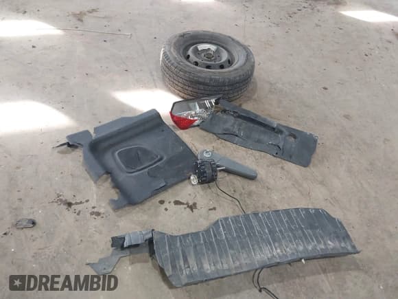 ✅ 2017 Ford Transit • VIN: 1FTYR2ZM0HKA07881 • Лот: 41540841. Опубликован ранее на IAAI с пробегом 124 381 миль. Бесплатный доступ к архиву аукционных продаж из США и подробный отчёт об истории автомобиля на DreamBid. Изображение 12.