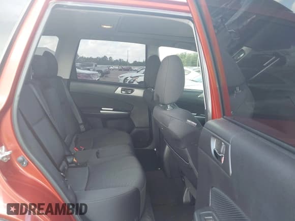 ✅ 2011 Subaru Forester X Premium • VIN: JF2SHBCC6BH767134 • Lot: 42550427. Wystawiony na IAAI z przebiegiem 114 196 mil. Bezpłatny archiwum sprzedaży aukcyjnych z USA i szczegółowy raport historii pojazdu na DreamBid. Zdjęcie 8.