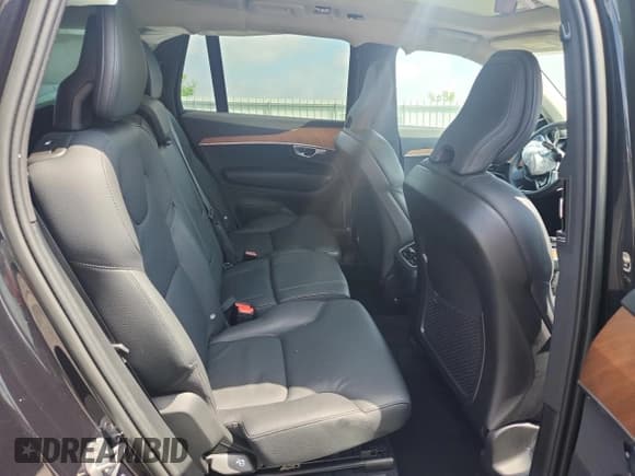 ✅ 2023 Volvo XC90 Plus • VIN: YV4062PN7P1990805 • Лот: 62227035. Опубликован ранее на Copart с пробегом 45 802 миль. Бесплатный доступ к архиву аукционных продаж из США и подробный отчёт об истории автомобиля на DreamBid. Изображение 11.