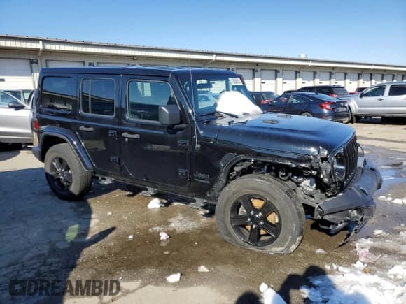 ✅ 2020 Jeep Wrangler Unlimited Sahara Altitude • VIN: 1C4HJXEG2LW101881 • Lot: 41853615. Wystawiony na Copart z przebiegiem 68 321 mil. Bezpłatny archiwum sprzedaży aukcyjnych z USA i szczegółowy raport historii pojazdu na DreamBid. Zdjęcie 4.