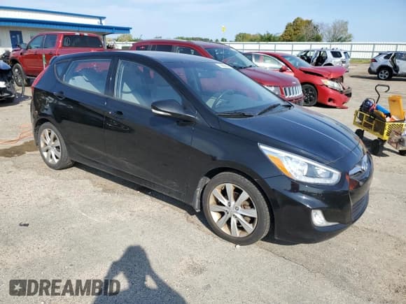 ✅ 2014 Hyundai Accent SE • VIN: KMHCU5AE6EU182467 • Lot: 70655664. Wystawiony na Copart z przebiegiem 95 726 mil. Bezpłatny archiwum sprzedaży aukcyjnych z USA i szczegółowy raport historii pojazdu na DreamBid. Zdjęcie 4.
