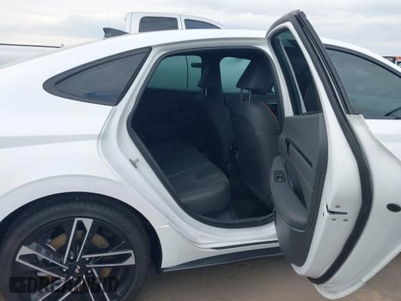 ✅ 2025 Hyundai Sonata N Line • VIN: KMHL54JC5SA495626 • Лот: 43429908. Опубликован ранее на IAAI с пробегом 3 519 миль. Бесплатный доступ к архиву аукционных продаж из США и подробный отчёт об истории автомобиля на DreamBid. Изображение 8.