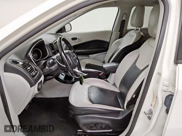 ✅ 2021 Jeep Compass Limited • VIN: 3C4NJCCB1MT522405 • Lot: 84596745. Wystawiony na Copart z przebiegiem 105 554 mil. Bezpłatny archiwum sprzedaży aukcyjnych z USA i szczegółowy raport historii pojazdu na DreamBid. Zdjęcie 7.