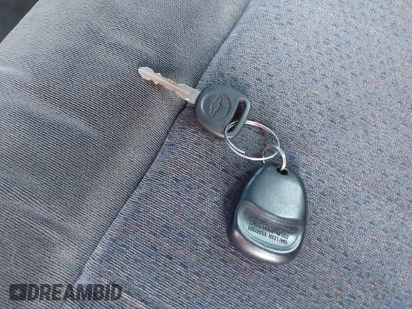 ✅ 2001 Chevrolet Silverado 1500 LS • VIN: 1GCEK14T61Z297444 • Лот: 42549305. Опубликован ранее на IAAI с пробегом 211 853 миль. Бесплатный доступ к архиву аукционных продаж из США и подробный отчёт об истории автомобиля на DreamBid. Изображение 11.