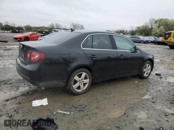 ✅ 2009 Volkswagen Jetta SE • VIN: 3VWRZ71K99M018591 • Lot: 51689575. Listed on Copart with 112,987 mi. Free auction sales archive from the USA and detailed vehicle history report at DreamBid. Image 3.