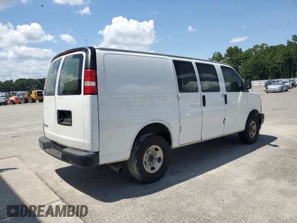 ✅ 2017 Chevrolet Express Cargo • VIN: 1GCZGGFG1H1180837 • Lot: 65257405. Listed on Copart with 205,680 mi. Free auction sales archive from the USA and detailed vehicle history report at DreamBid. Image 3.