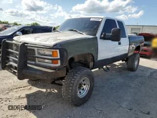 ✅ 1997 GMC Sierra 2500 • VIN: 1GTGK29R7VE537383 • Lot: 57256495. Wystawiony na Copart z przebiegiem 238 727 mil. Bezpłatny archiwum sprzedaży aukcyjnych z USA i szczegółowy raport historii pojazdu na DreamBid. Zdjęcie 1.