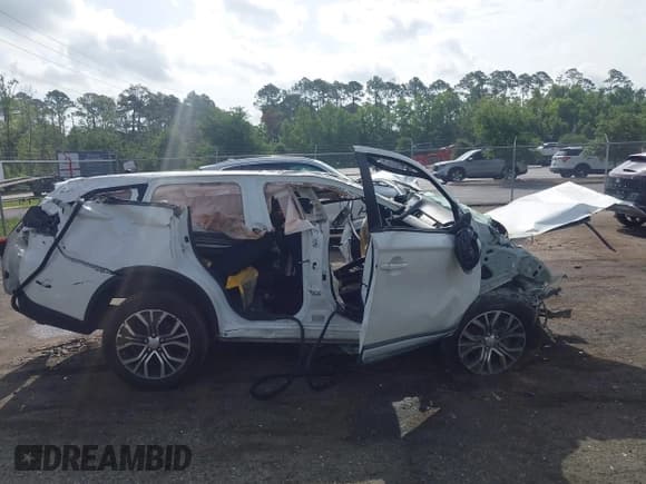 ✅ 2016 Mitsubishi Outlander ES • VIN: JA4AD2A30GZ008614 • Lot: 42505350. Listed on IAAI with Not provided. Free auction sales archive from the USA and detailed vehicle history report at DreamBid. Image 14.