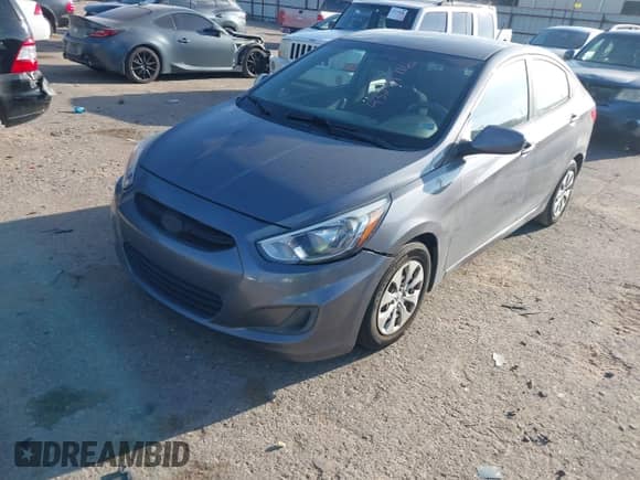 2017 Hyundai Accent SE z VIN KMHCT4AE2HU243959, wystawiony jako IAAI lot #43294716 z przebiegiem 139 935 mil mil oraz . Historia ofert i sprzedaży dostępna na DreamBid. Obrazek 2.