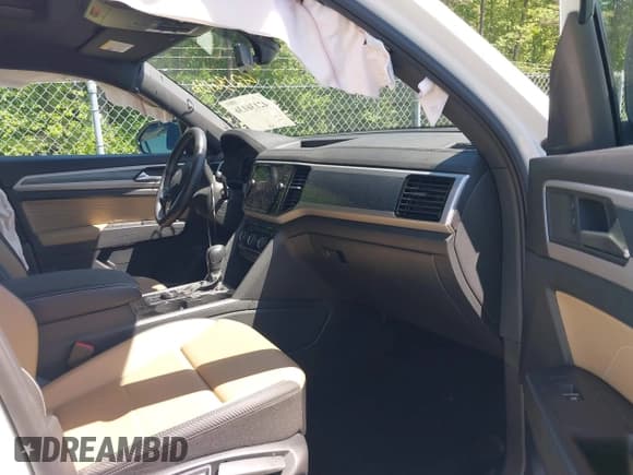 ✅ 2023 Volkswagen Atlas SE • VIN: 1V2KC2CA2PC220778 • Lot: 42136136. Listed on IAAI with 30,370 mi. Free auction sales archive from the USA and detailed vehicle history report at DreamBid. Image 5.