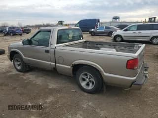 ✅ 2000 Chevrolet S-10 LS • VIN: 1GCCS1449YK139666 • Лот: 84090504. Опубликован ранее на Copart с пробегом 136 652 миль. Бесплатный доступ к архиву аукционных продаж из США и подробный отчёт об истории автомобиля на DreamBid. Изображение 2.