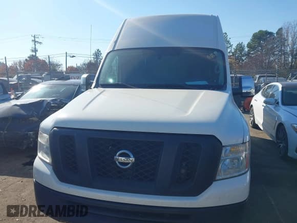 ✅ 2018 Nissan NV Cargo SV • VIN: 1N6AF0LY8JN805461 • Lot: 43726327. Listed on IAAI with 151,541 mi. Free auction sales archive from the USA and detailed vehicle history report at DreamBid. Image 12.