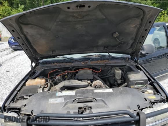 ✅ 2000 Chevrolet Suburban LS • VIN: 3GNFK16T5YG190971 • Лот: 60264695. Опубликован ранее на Copart с пробегом Не указан. Бесплатный доступ к архиву аукционных продаж из США и подробный отчёт об истории автомобиля на DreamBid. Изображение 12.