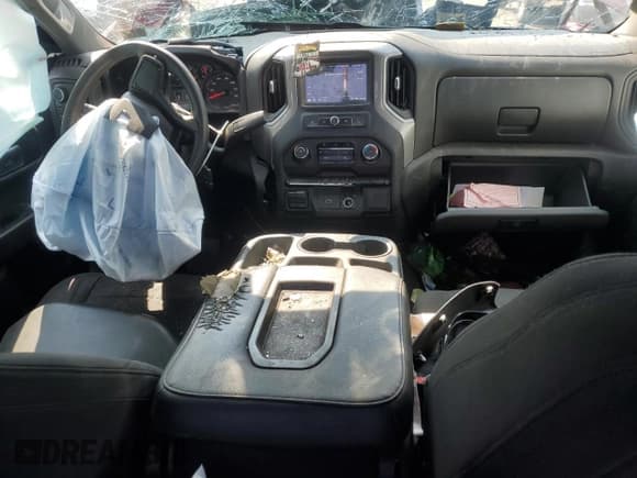 ✅ 2019 Chevrolet Silverado 1500 Custom • VIN: 1GCRYBEF0KZ379315 • Lot: 70057334. Wystawiony na Copart z przebiegiem 88 153 mil. Bezpłatny archiwum sprzedaży aukcyjnych z USA i szczegółowy raport historii pojazdu na DreamBid. Zdjęcie 8.