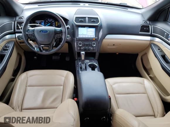 ✅ 2017 Ford Explorer XLT • VIN: 1FM5K8D80HGA75553 • Lot: 58581005. Wystawiony na Copart z przebiegiem 125 387 mil. Bezpłatny archiwum sprzedaży aukcyjnych z USA i szczegółowy raport historii pojazdu na DreamBid. Zdjęcie 8.