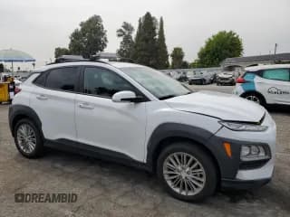 ✅ 2020 Hyundai Kona SEL • VIN: KM8K22AA9LU557763 • Лот: 62048093. Опубликован ранее на Copart с пробегом 18 483 миль. Бесплатный доступ к архиву аукционных продаж из США и подробный отчёт об истории автомобиля на DreamBid. Изображение 4.