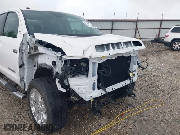 ✅ 2018 Toyota Tundra SR5 • VIN: 5TFDW5F12JX735228 • Лот: 43255268. Опубликован ранее на IAAI с пробегом 47 638 миль. Бесплатный доступ к архиву аукционных продаж из США и подробный отчёт об истории автомобиля на DreamBid. Изображение 6.