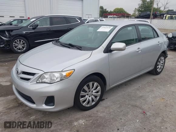 ✅ 2012 Toyota Corolla S • VIN: 5YFBU4EE8CP062412 • Лот: 43463698. Опубликован ранее на IAAI с пробегом 92 687 миль. Бесплатный доступ к архиву аукционных продаж из США и подробный отчёт об истории автомобиля на DreamBid. Изображение 17.