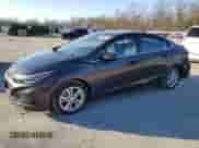 2017 Chevrolet Cruze LT z VIN 1G1BE5SM5H7255097, wystawiony jako Copart lot #69634542 z przebiegiem 29 089 mil mil oraz . Historia ofert i sprzedaży dostępna na DreamBid. Obrazek 1.