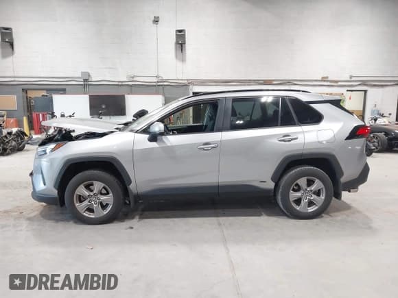 ✅ 2024 Toyota RAV4 Hybrid XLE • VIN: JTMRWRFV8RJ062167 • Лот: 43616976. Опубликован ранее на IAAI с пробегом 22 209 миль. Бесплатный доступ к архиву аукционных продаж из США и подробный отчёт об истории автомобиля на DreamBid. Изображение 14.