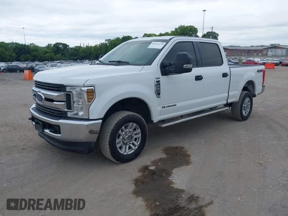 ✅ 2019 Ford F-250 XL • VIN: 1FT7W2BT7KEF78716 • Lot: 42914478. Listed on IAAI with 249,777 mi. Free auction sales archive from the USA and detailed vehicle history report at DreamBid. Image 2.