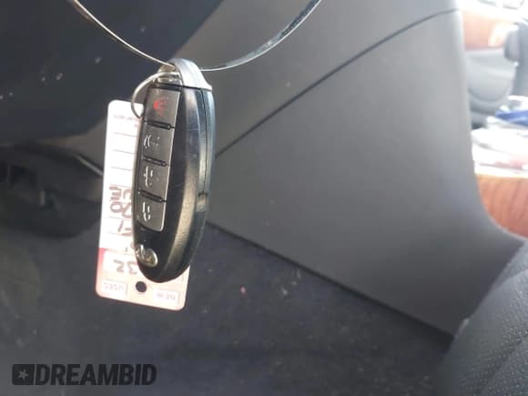 ✅ 2016 Infiniti QX70 • VIN: JN8CS1MW5GM750920 • Lot: 42461404. Listed on IAAI with 145,116 mi. Free auction sales archive from the USA and detailed vehicle history report at DreamBid. Image 11.