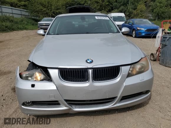 ✅ 2006 BMW 3 Series 325xi • VIN: WBAVD13526KV04146 • Lot: 81257575. Listed on Copart with 141,560 mi. Free auction sales archive from the USA and detailed vehicle history report at DreamBid. Image 5.