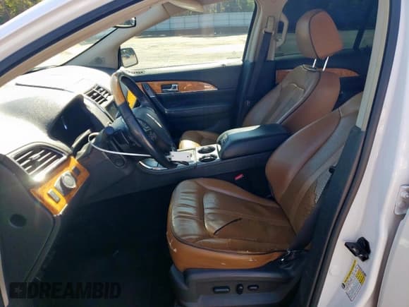 ✅ 2013 Lincoln MKX • VIN: 2LMDJ6JK3DBL39440 • Lot: 85416545. Wystawiony na Copart z przebiegiem 277 137 mil. Bezpłatny archiwum sprzedaży aukcyjnych z USA i szczegółowy raport historii pojazdu na DreamBid. Zdjęcie 7.