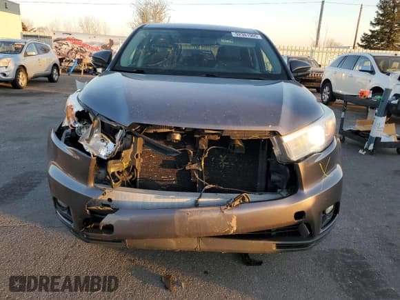 ✅ 2015 Toyota Highlander LE Plus • VIN: 5TDZKRFH9FS041607 • Лот: 92301905. Опубликован ранее на Copart с пробегом 238 832 миль. Бесплатный доступ к архиву аукционных продаж из США и подробный отчёт об истории автомобиля на DreamBid. Изображение 5.