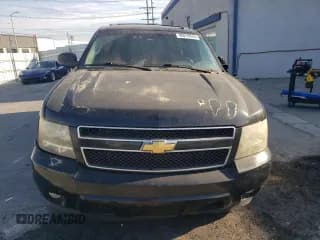 ✅ 2013 Chevrolet Suburban LT • VIN: 1GNSKJE7XDR310888 • Lot: 80270534. Wystawiony na Copart z przebiegiem 214 342 mil. Bezpłatny archiwum sprzedaży aukcyjnych z USA i szczegółowy raport historii pojazdu na DreamBid. Zdjęcie 5.