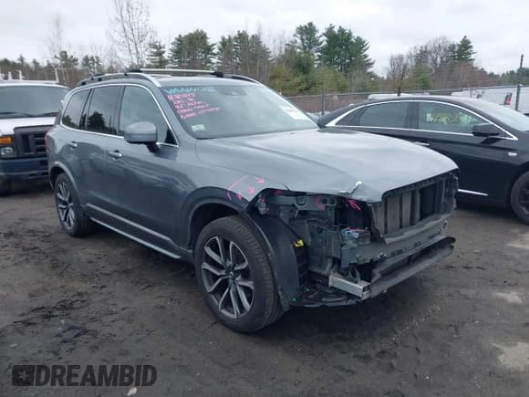✅ 2018 Volvo XC90 Momentum • VIN: YV4102PK9J1373361 • Lot: 42007294. Listed on IAAI with 73,129 mi. Free auction sales archive from the USA and detailed vehicle history report at DreamBid. Image 1.