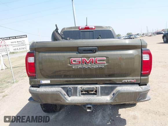 ✅ 2023 GMC Canyon 4WD AT4 • VIN: 1GTP6DEK5P1231432 • Lot: 41785102. Listed on IAAI with 33,154 mi. Free auction sales archive from the USA and detailed vehicle history report at DreamBid. Image 17.