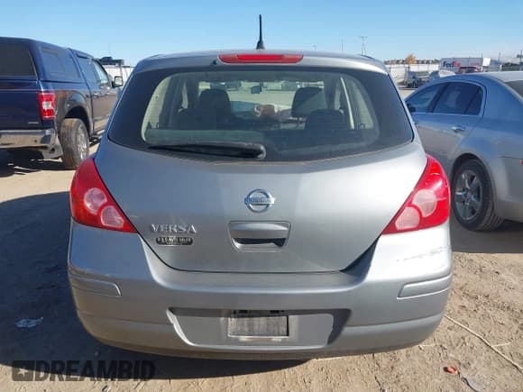✅ 2010 Nissan Versa SL • VIN: 3N1BC1CP4AL372995 • Lot: 43674224. Listed on IAAI with 110,540 mi. Free auction sales archive from the USA and detailed vehicle history report at DreamBid. Image 17.