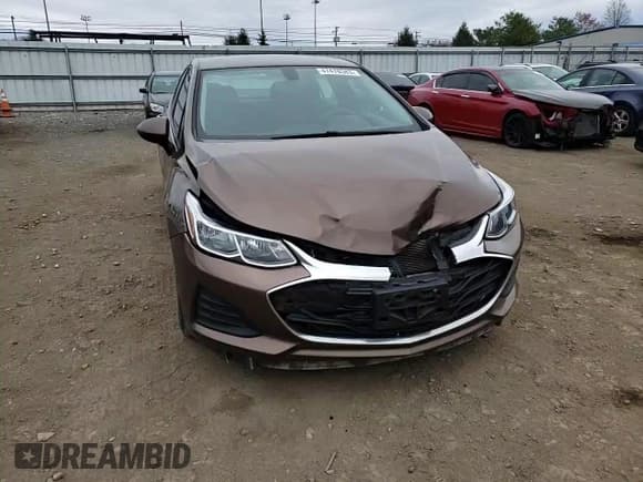 ✅ 2019 Chevrolet Cruze LS • VIN: 1G1BC5SM3K7129947 • Lot: 47478583. Listed on Copart with 110,979 mi. Free auction sales archive from the USA and detailed vehicle history report at DreamBid. Image 11.